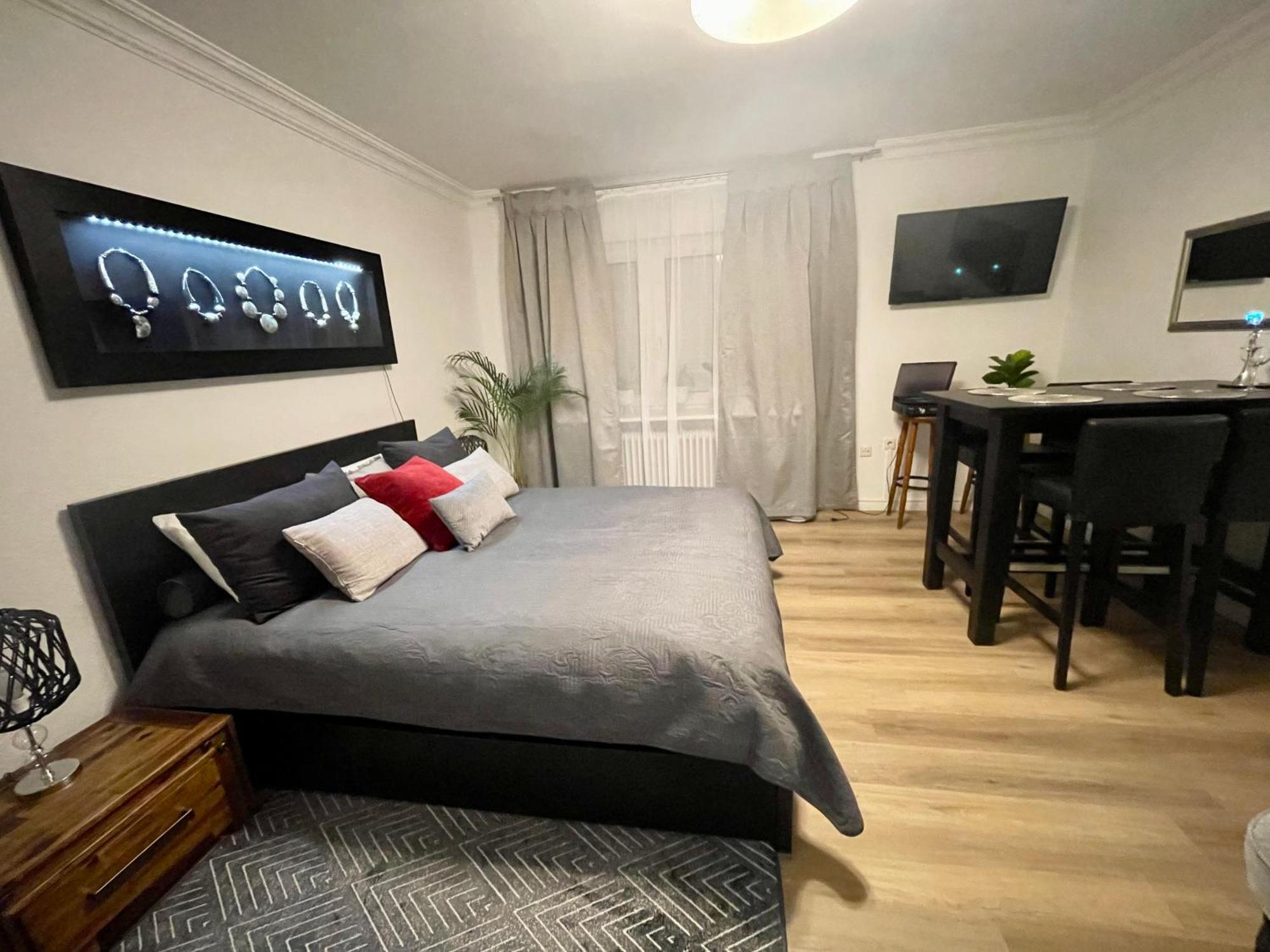 Tunnel Apartment - Nordbahntrasse, Kontaktloser Self-Check-In, Netflix Wuppertal Luaran gambar