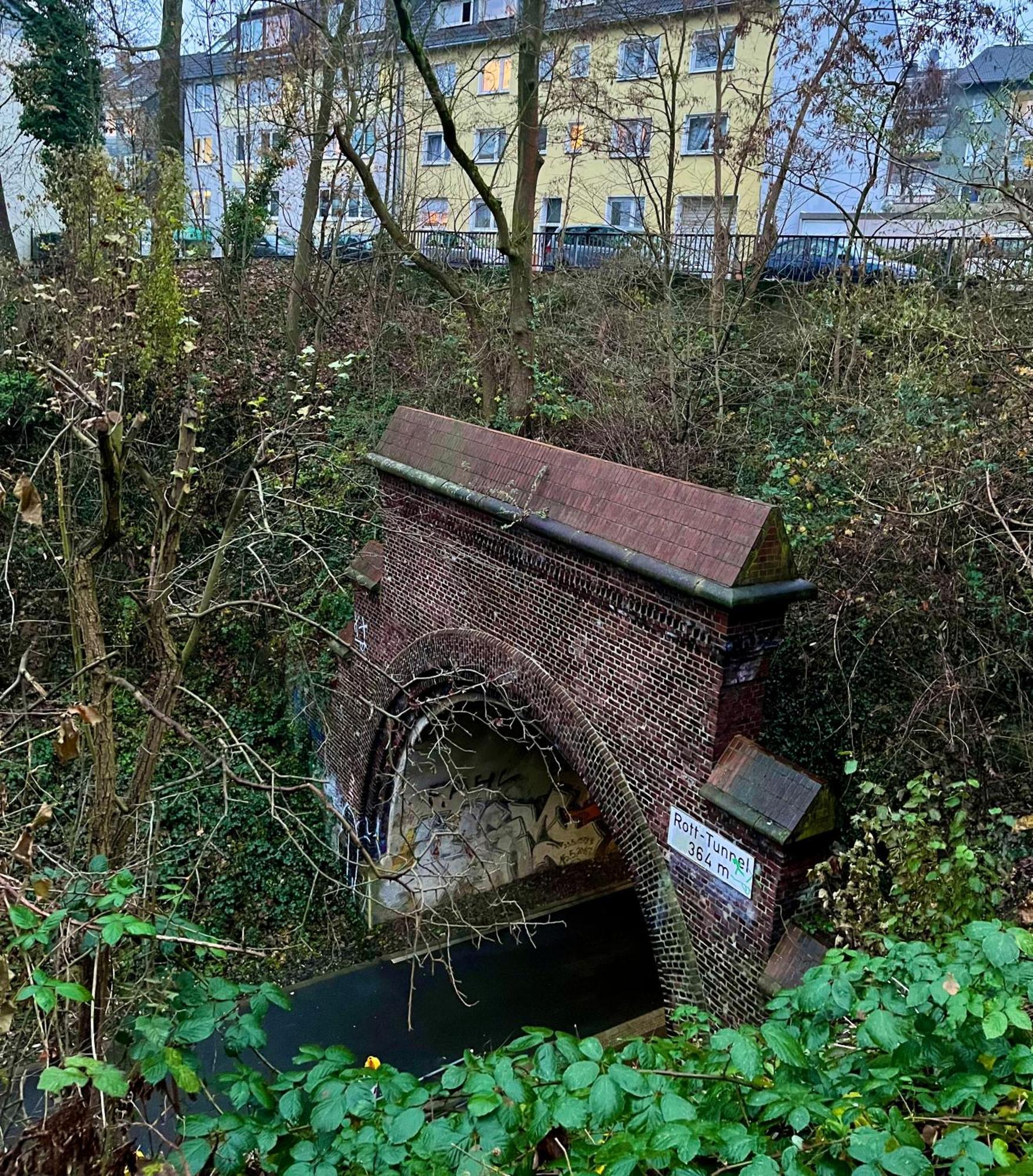 Tunnel Apartment - Nordbahntrasse, Kontaktloser Self-Check-In, Netflix Wuppertal Luaran gambar